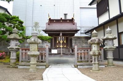 御釜神社 拝殿