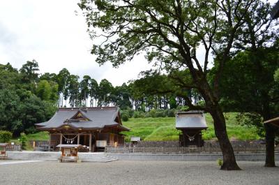 都農神社 拝殿と末社