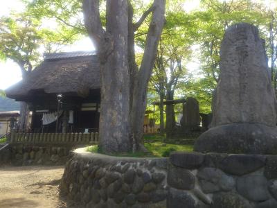加茂神社 拝殿と保科五無斎顕彰碑