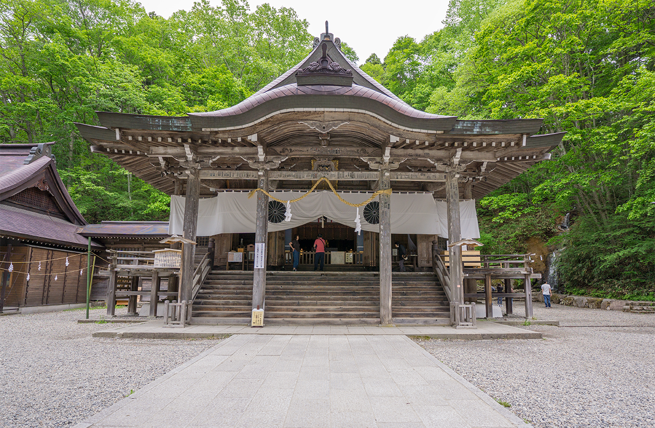 拝殿　正面