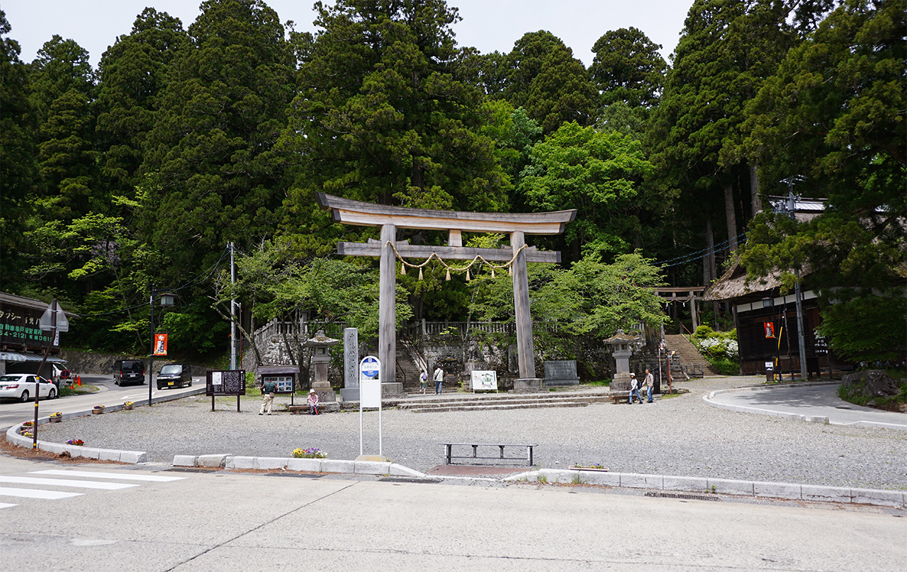 神道から中社へ到着