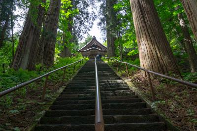 戸隠神社 宝光社 宝光社の石段と社殿