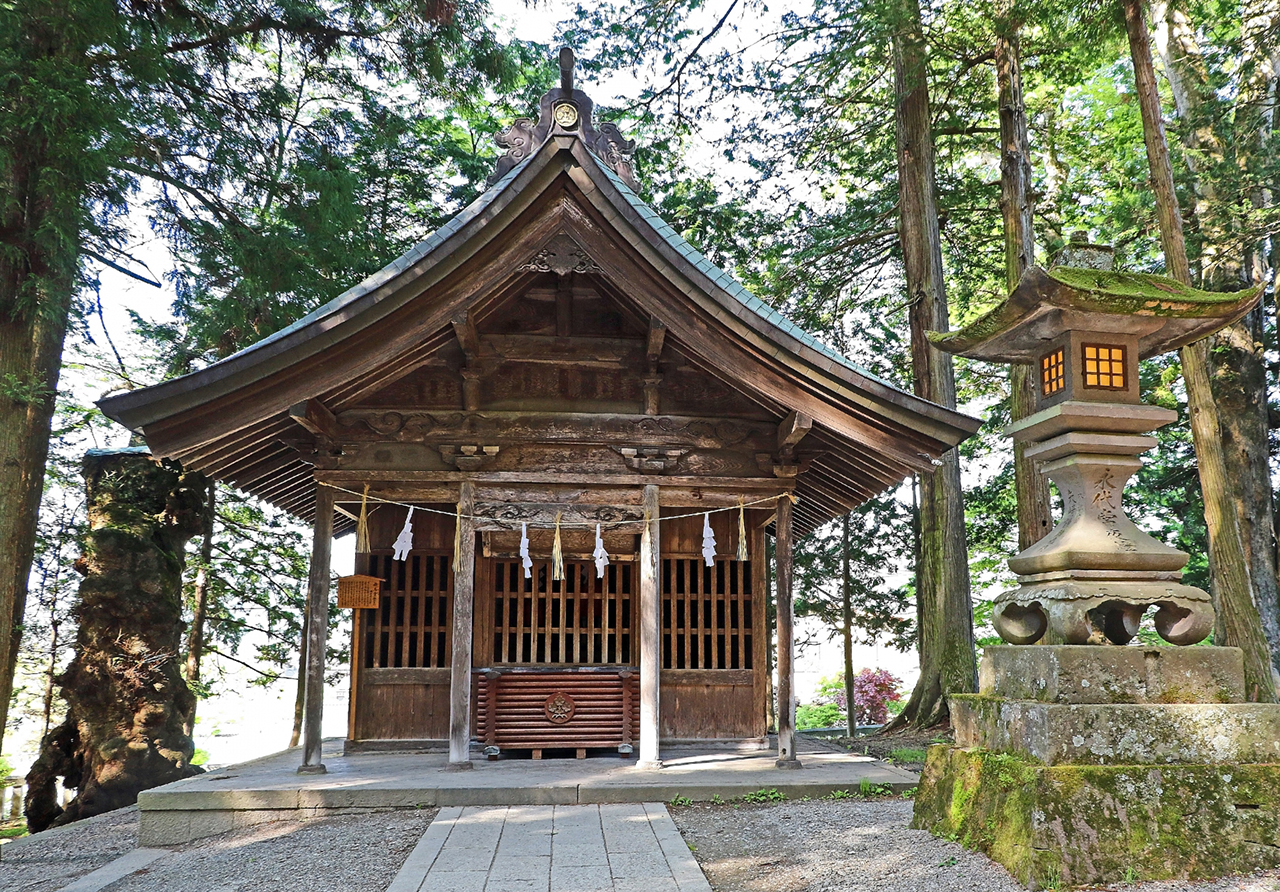 諏訪大社 上社本宮 神馬舎（駒形屋）