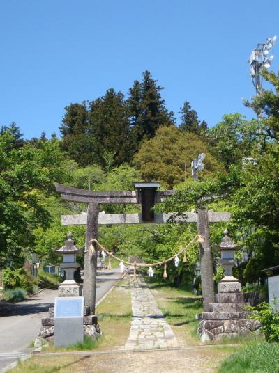 安布知神社 参道と大鳥居