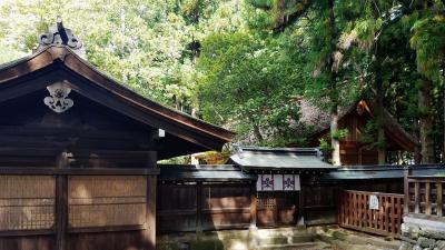 諏訪大社 下社秋宮 神殿と権殿