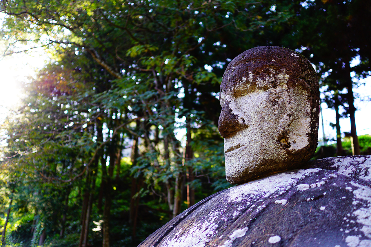 万治の石仏の横顔