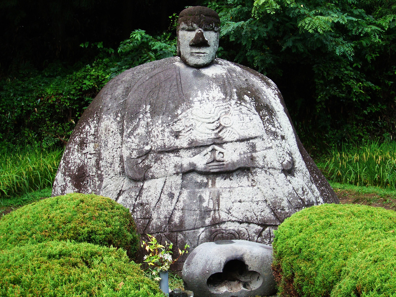 万治の石仏の全体