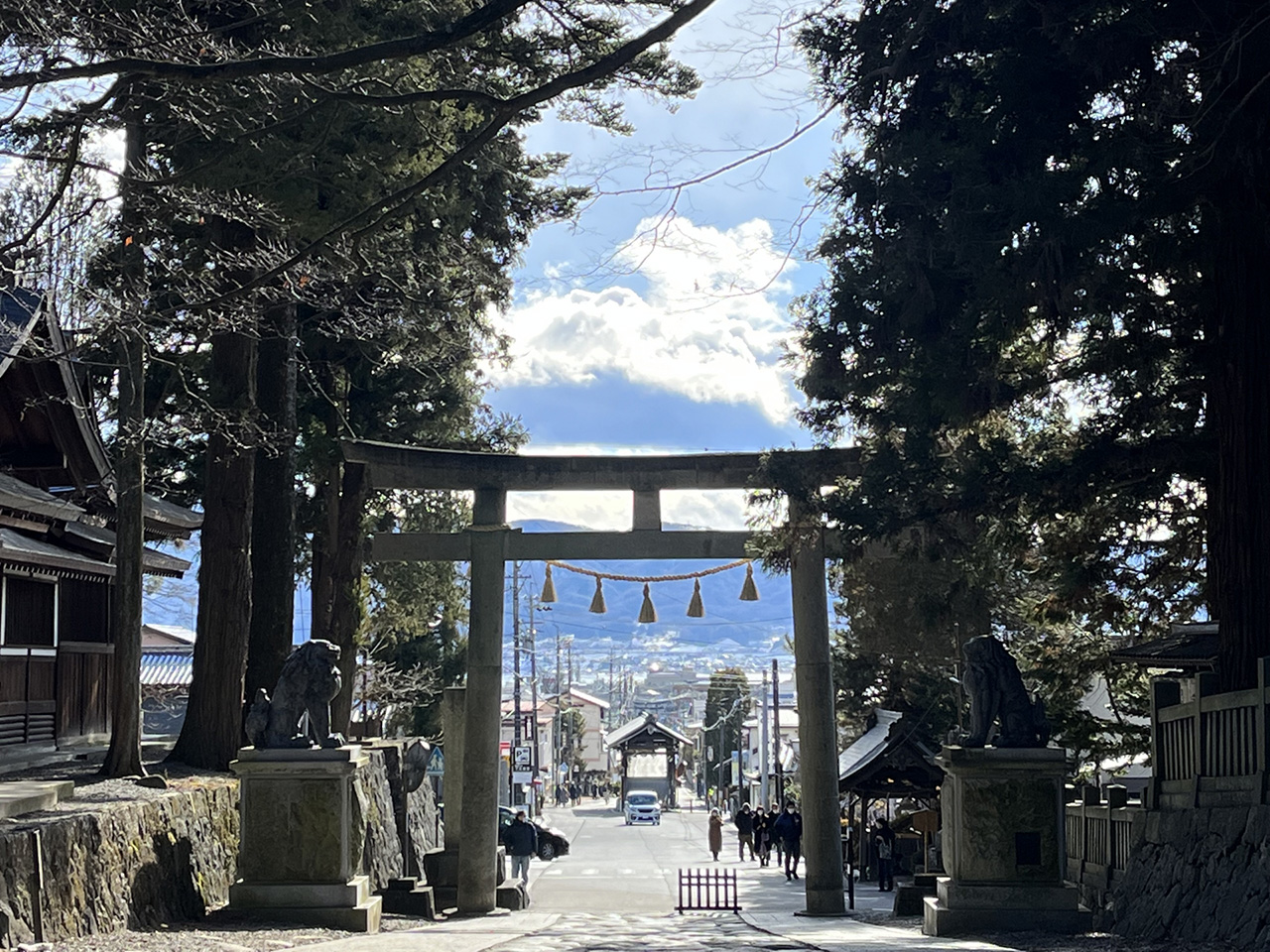 春宮の石鳥居 後側