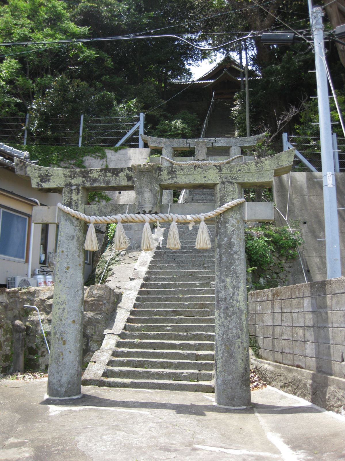 鳥居と石段