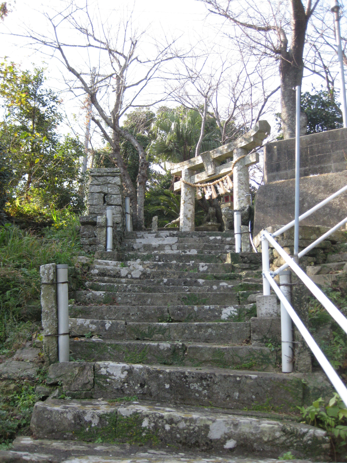 石段と鳥居
