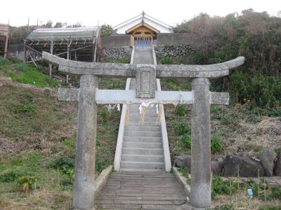 正彦神社 鳥居と石段と拝殿