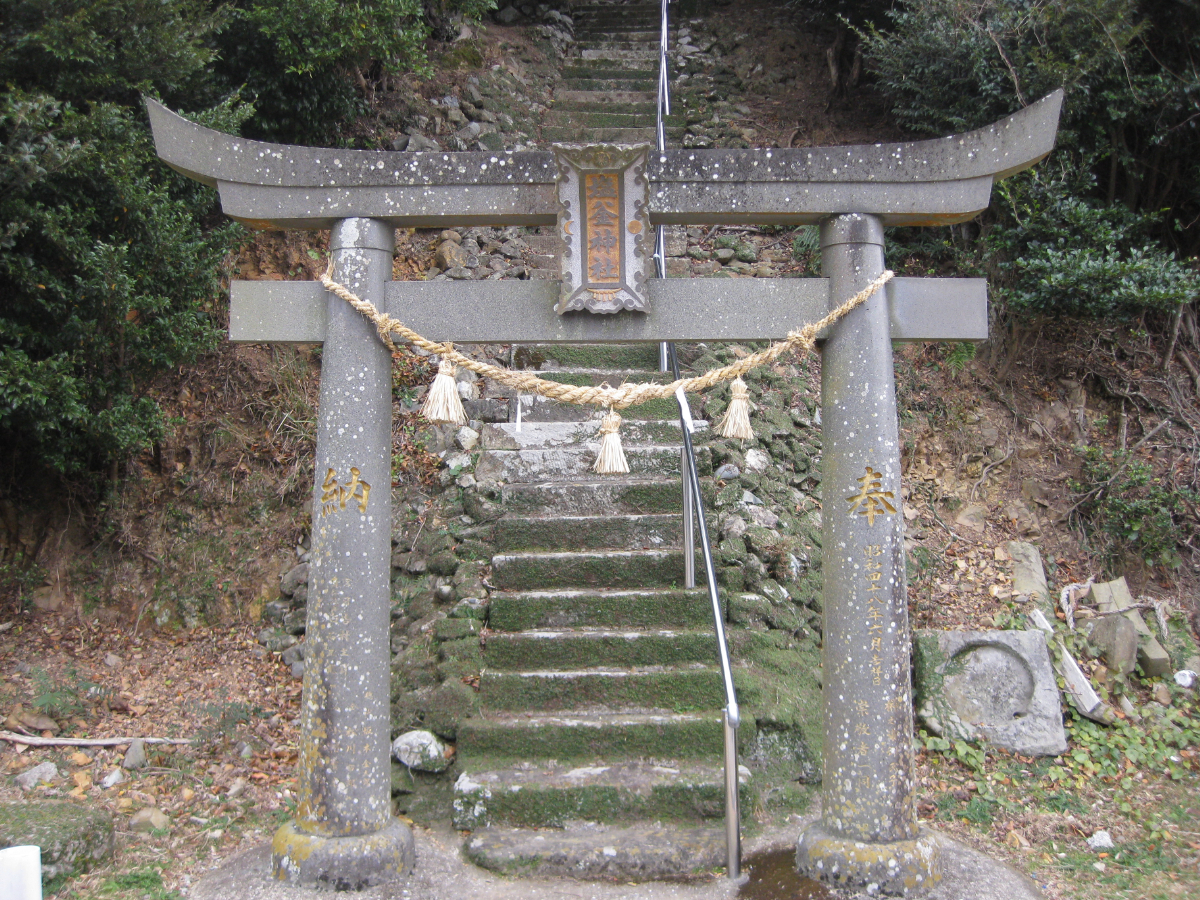 鳥居と石段