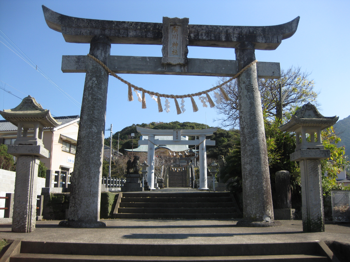 鳥居と拝殿