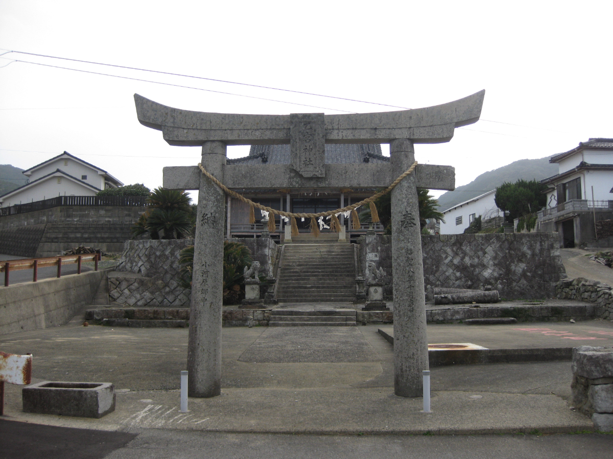 鳥居と社殿
