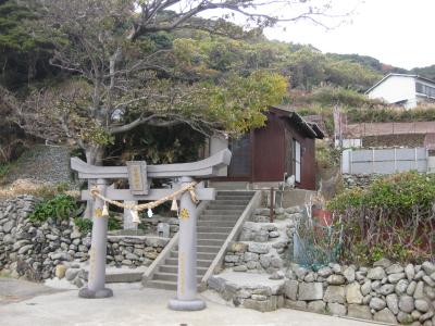 塩竈神社 鳥居と社殿