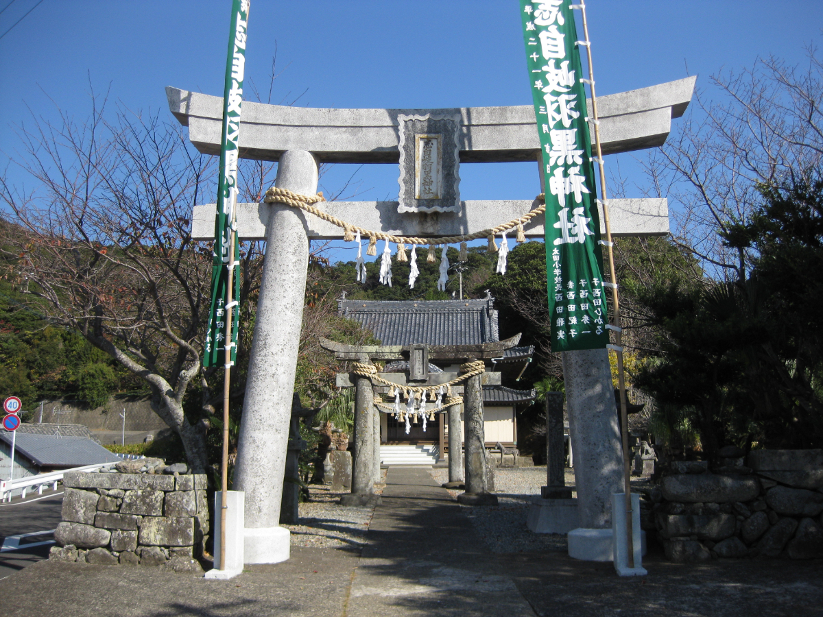 鳥居と社殿