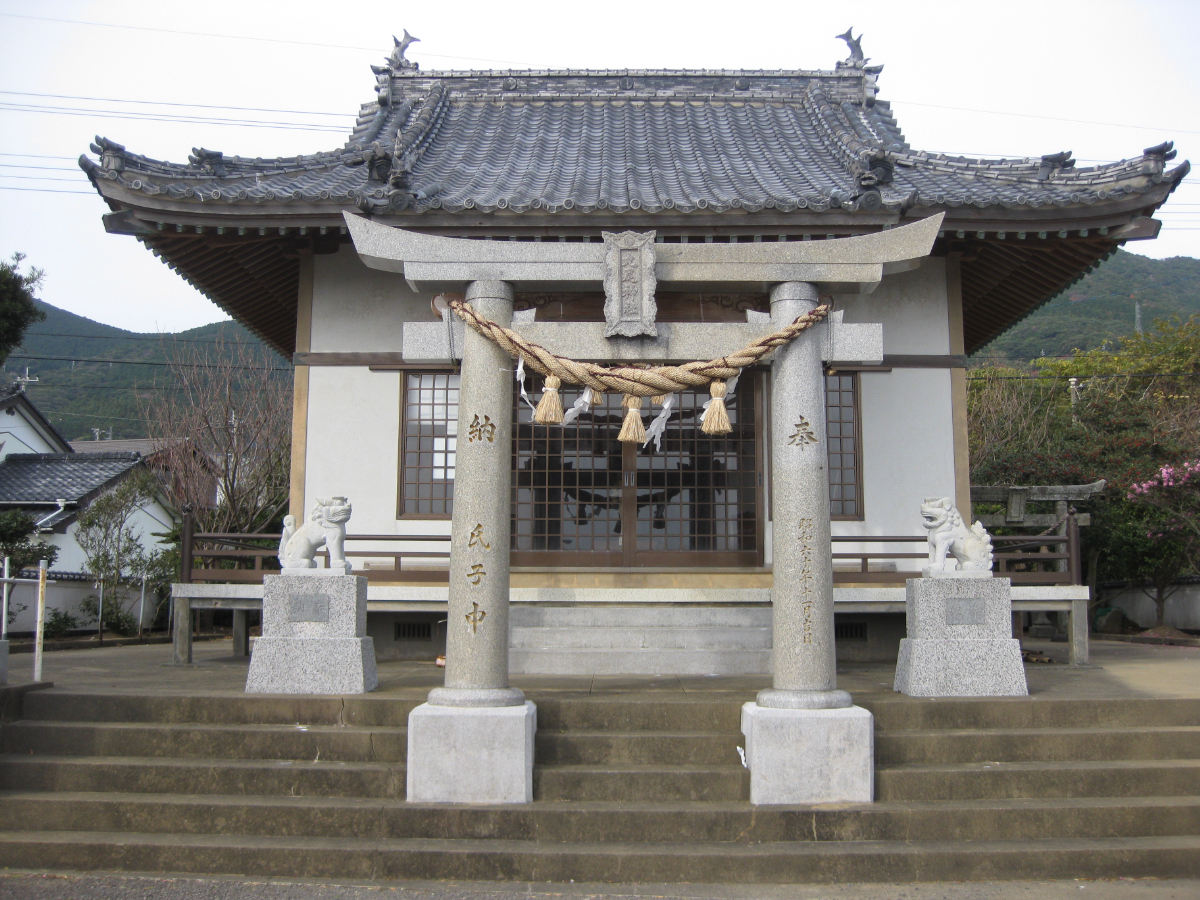鳥居と社殿
