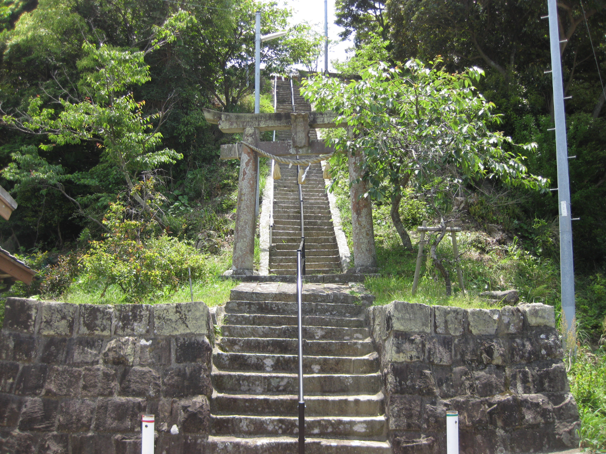 石段と鳥居