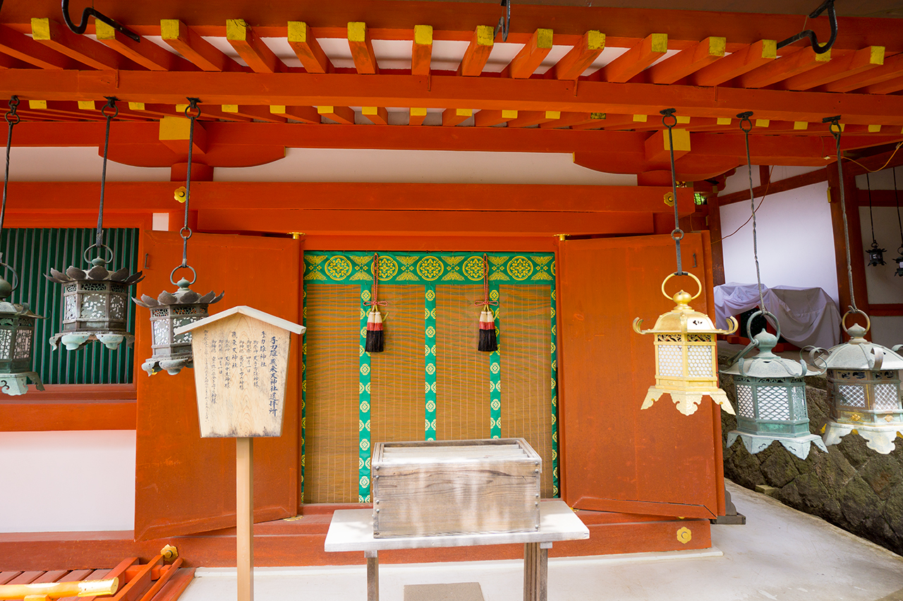 手力雄・飛来天神社参拝所