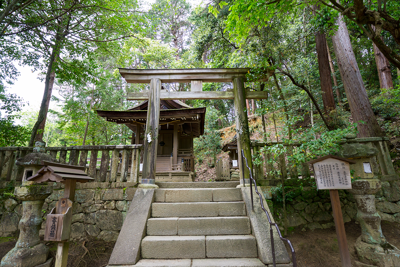 石上神宮 出雲建雄神社 鳥居