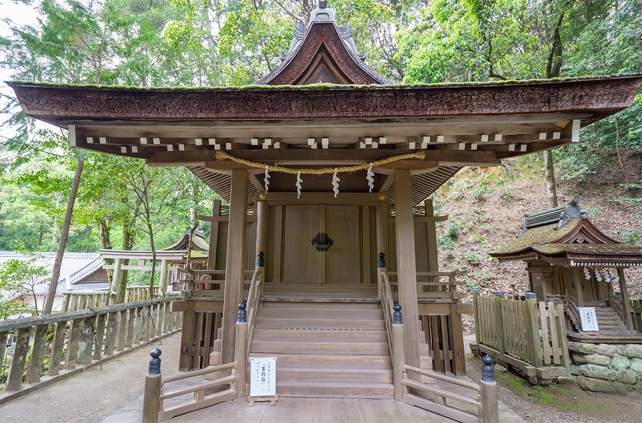 石上神宮 出雲建雄神社 社殿