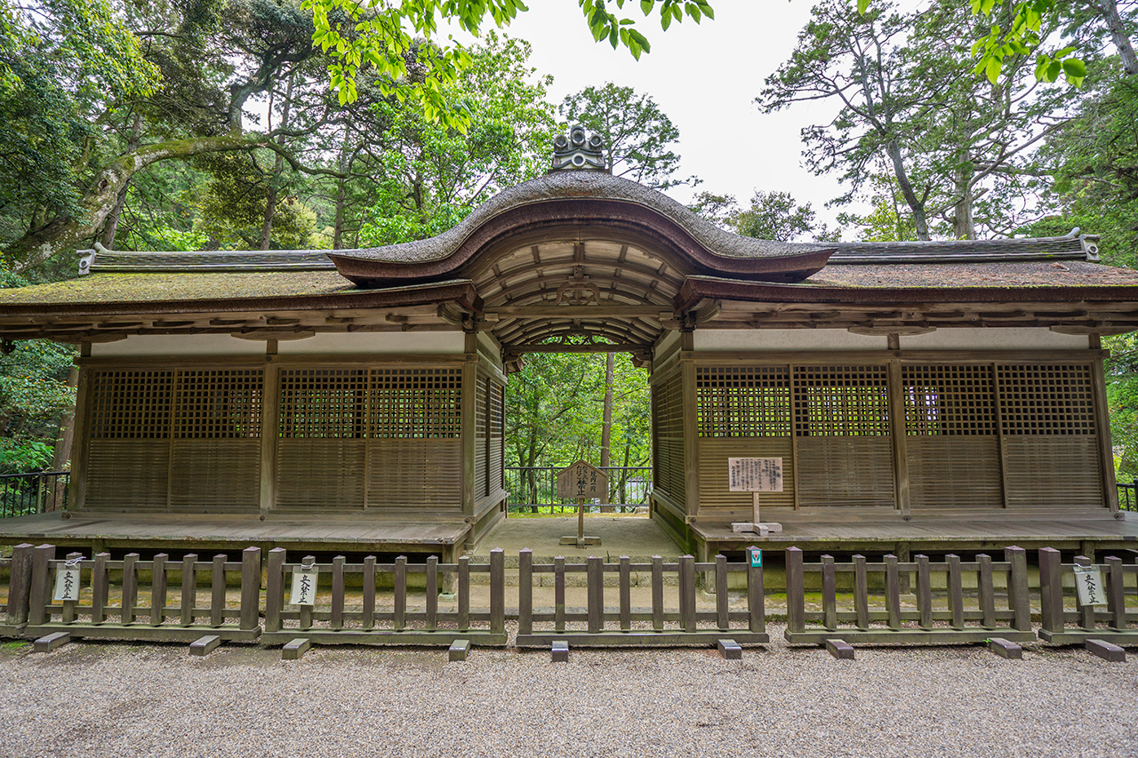 石上神宮 出雲建雄神社 拝殿