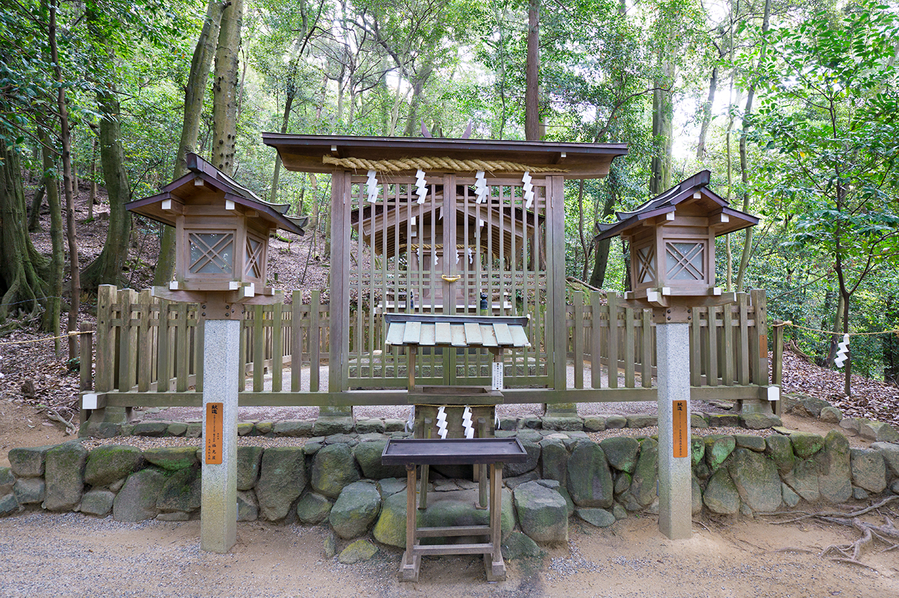 活日神社 社殿