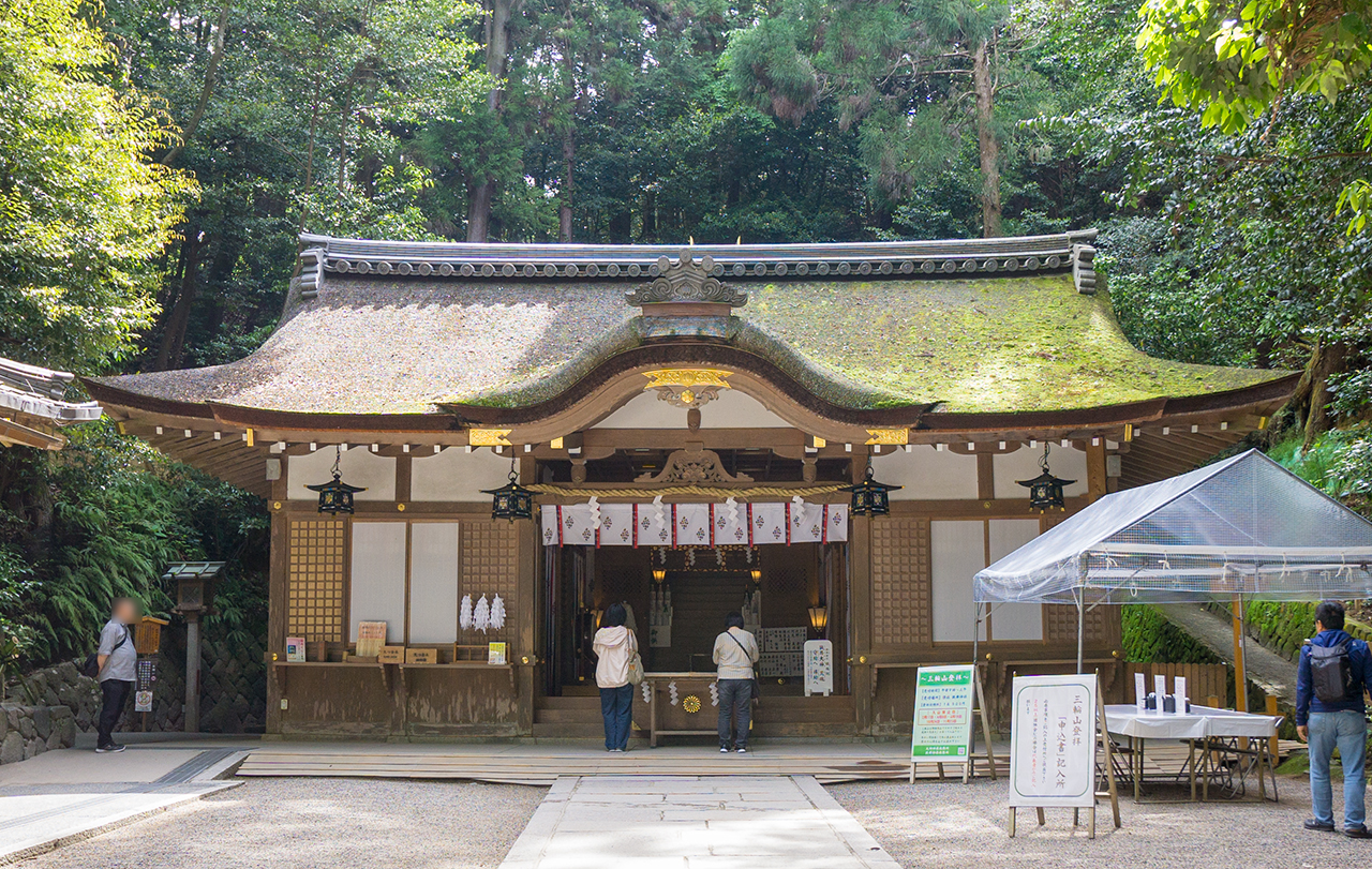 狭井神社 社殿