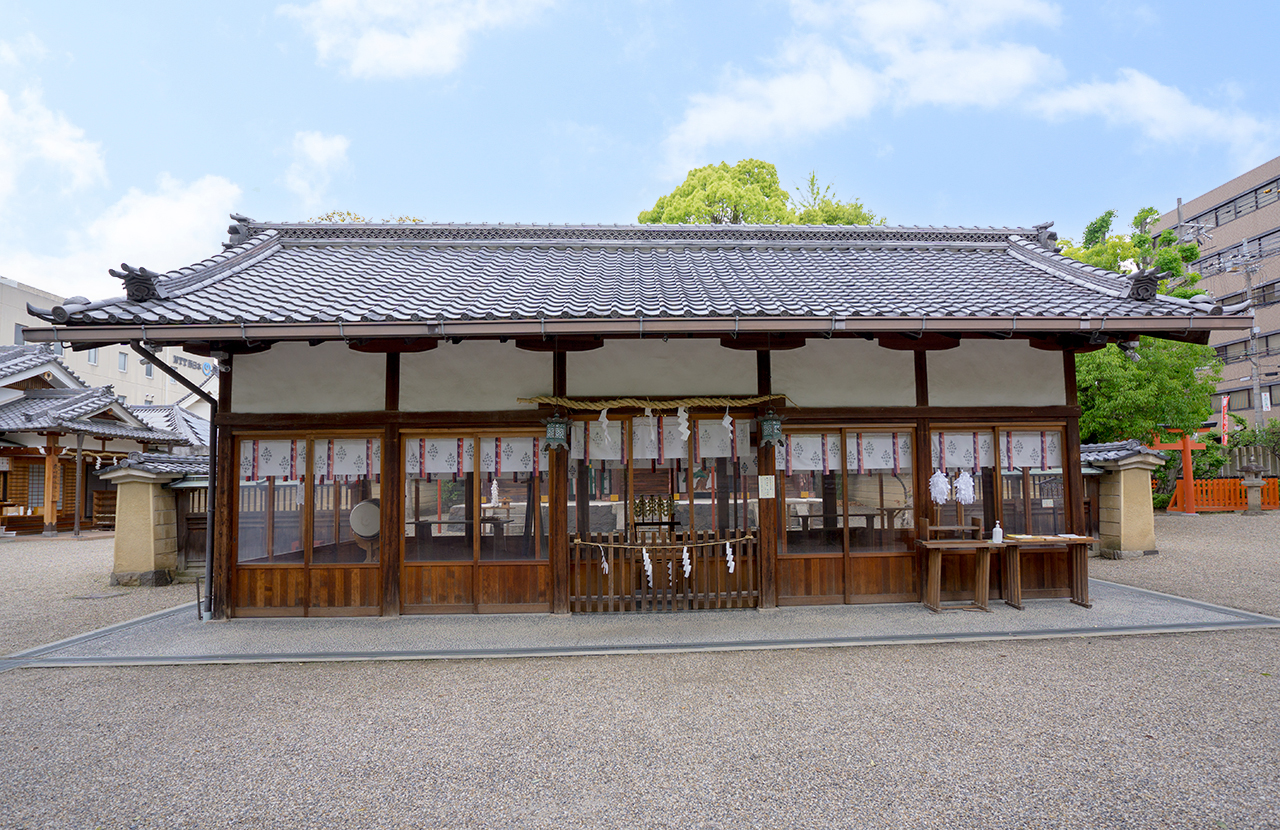 率川神社 拝殿