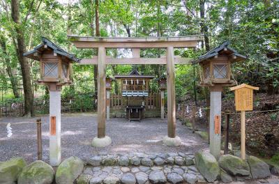 大神神社 祓戸神社 鳥居と拝殿