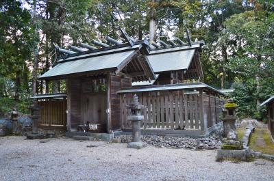 阿紀神社 神門と本殿