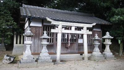 畝尾坐建土安神社 鳥居と拝殿