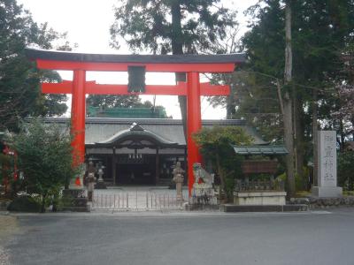 御霊神社本宮 鳥居と拝殿