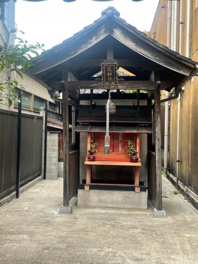 見初社 本殿