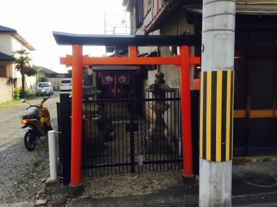 春日若宮社 鳥居と社殿