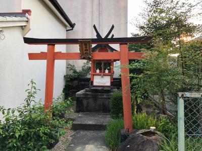 勝手神社 鳥居と社殿