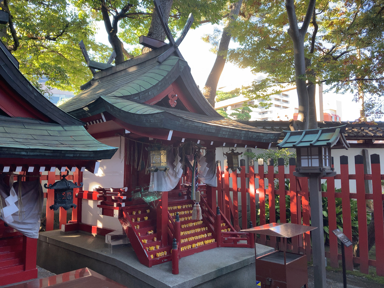 黄龍神社 社殿 斜め