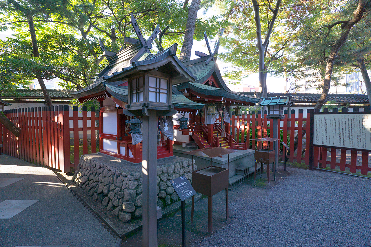 松尾神社と黄龍神社 社殿