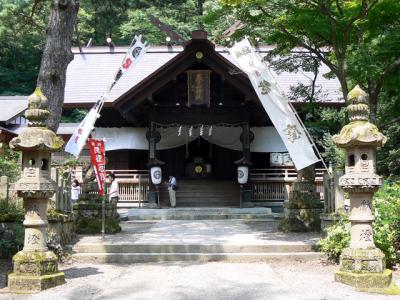 春日山神社 拝殿