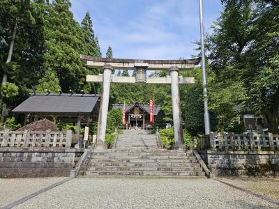 八海山尊神社 鳥居と拝殿