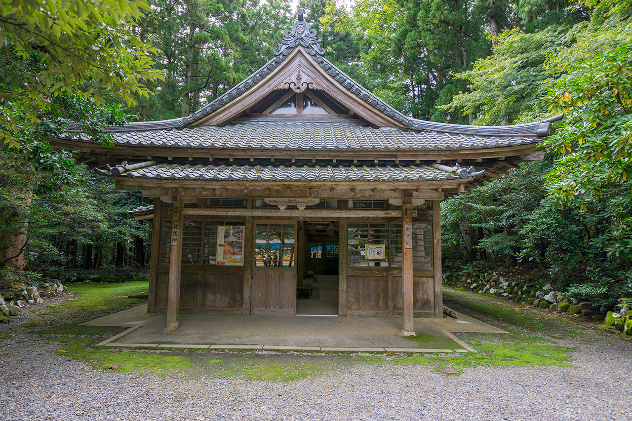 弥彦神社 絵馬殿