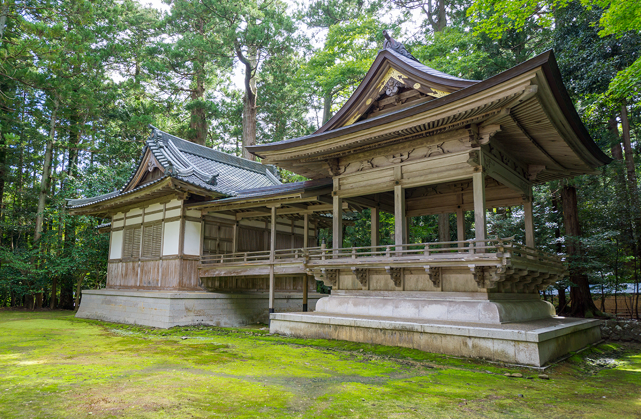 弥彦神社 舞殿・楽舎