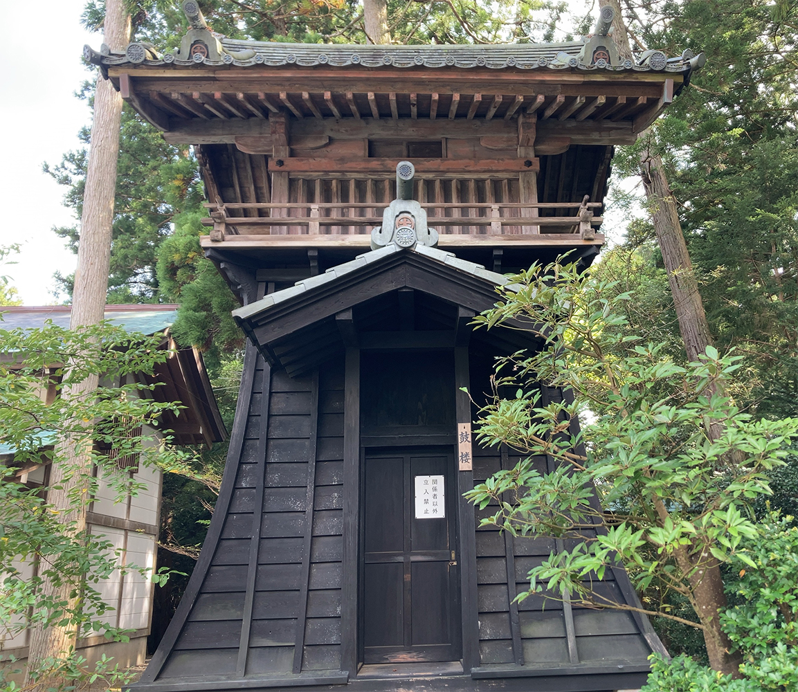 弥彦神社 鼓楼 正面