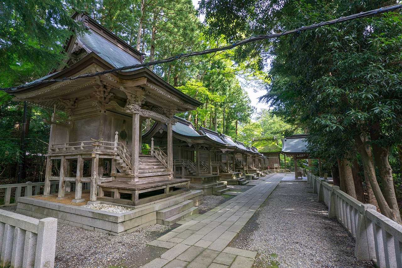 弥彦神社 摂末社 社殿
