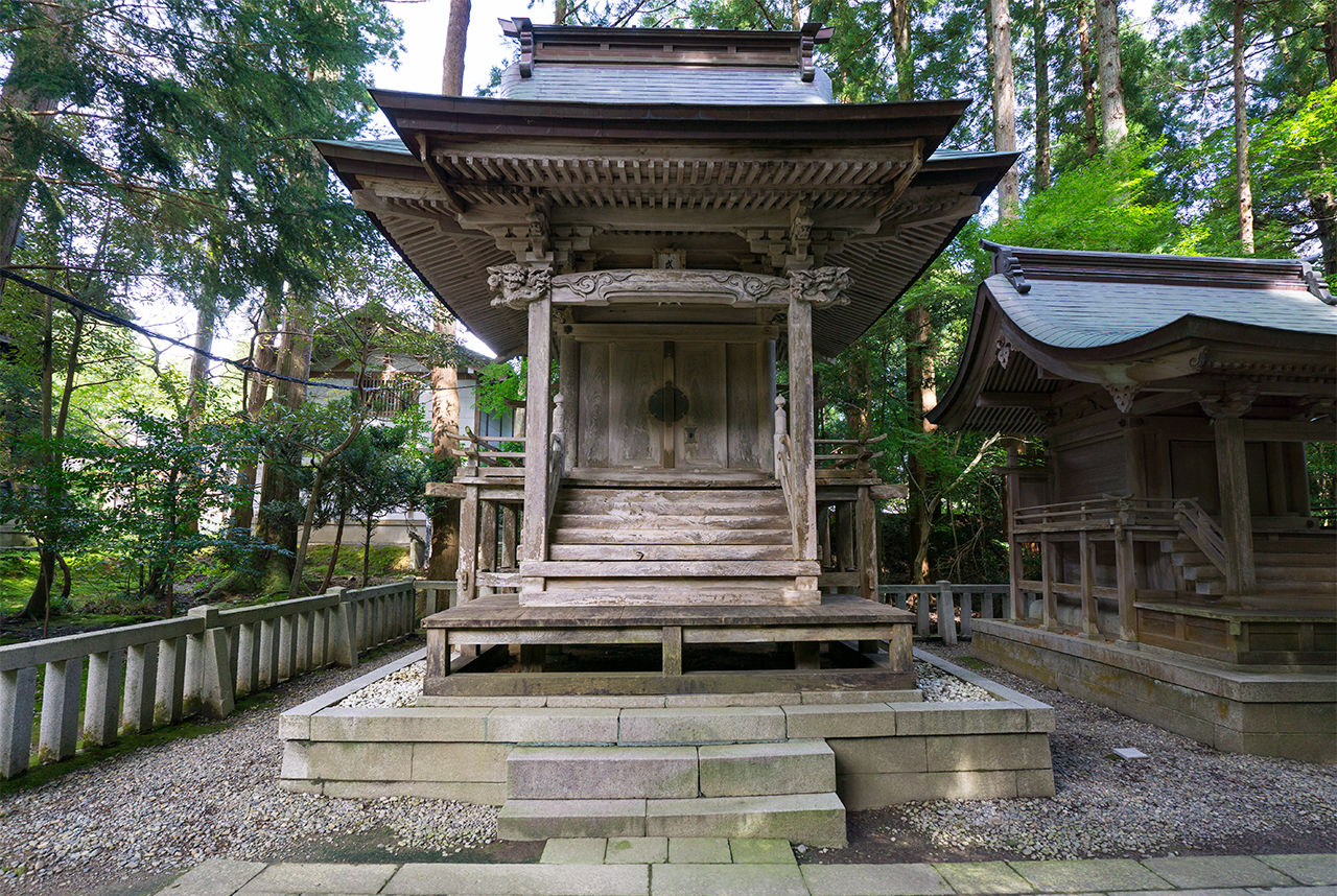 弥彦神社 武呉神社 社殿