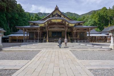 彌彦神社 弥彦神社 拝殿