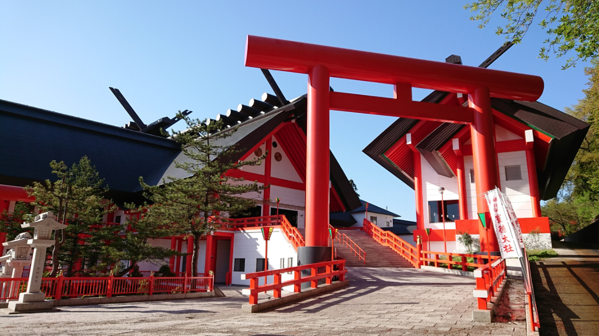 鳥居と拝殿
