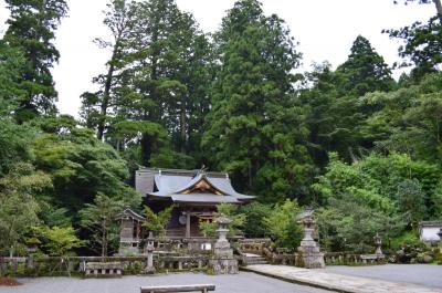 宇奈岐日女神社 境内と拝殿