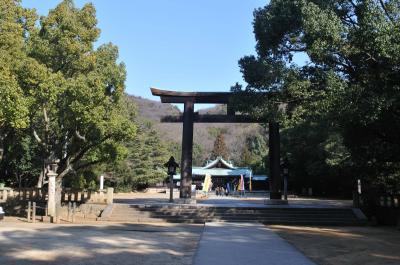 岡山縣護國神社 鳥居と拝殿