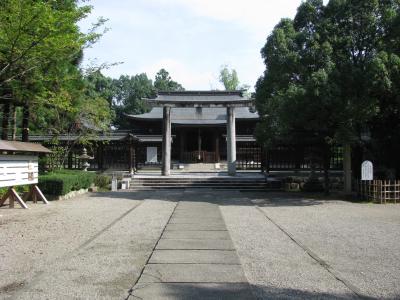 作楽神社 鳥居と拝殿
